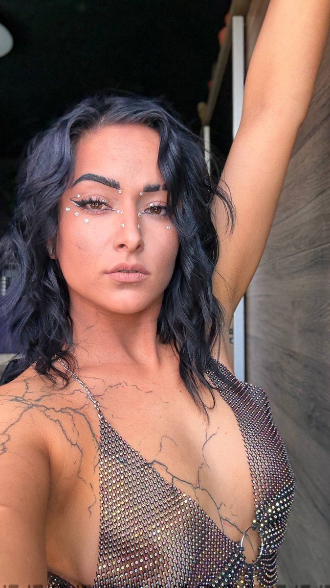 Kristeenka tweet media