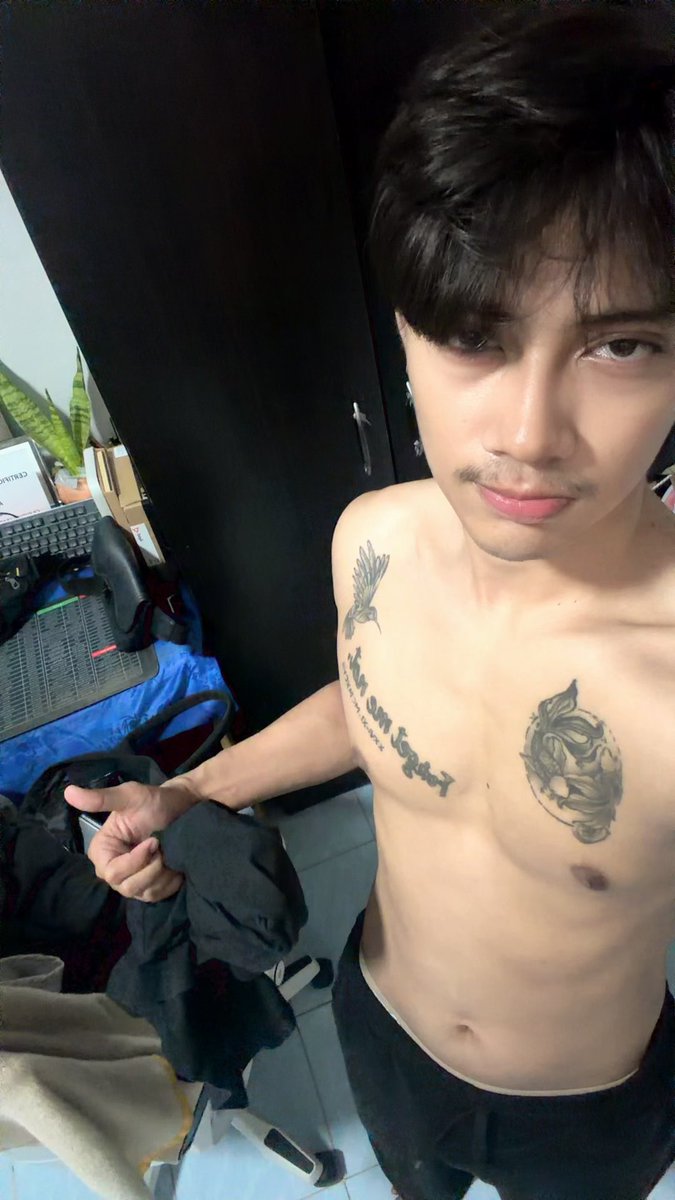 N O B I . T O E Y tweet media