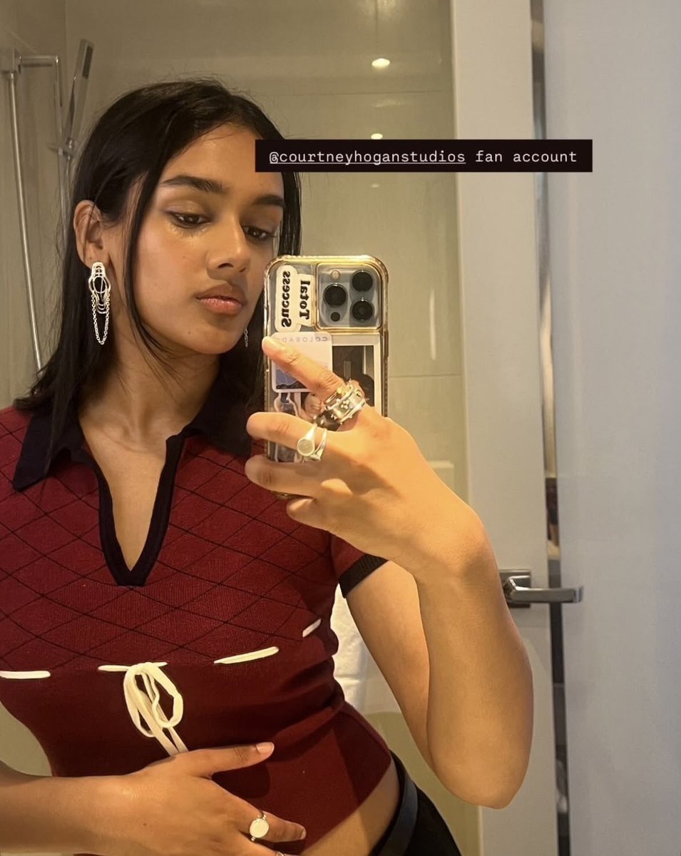 ⋆。°·☁︎ the pitt women thinker tweet media