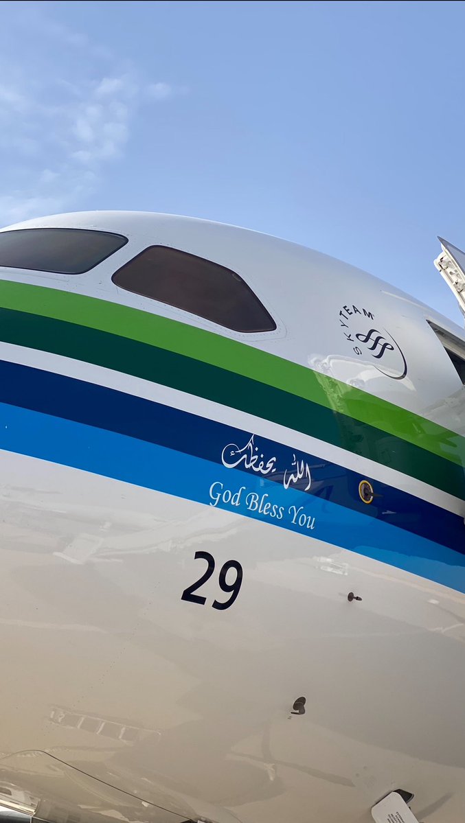 عشاق عالم الطيران tweet media