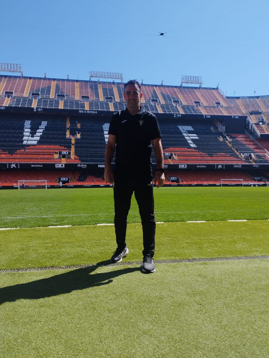 closada4's tweet photo. Gracias Valencia CF por todo lo vivido 🤍💚
Fútbol en su estado más puro ⚽
Mestalla espectacular 🏟️ https://t.co/PSYpLxbz1v