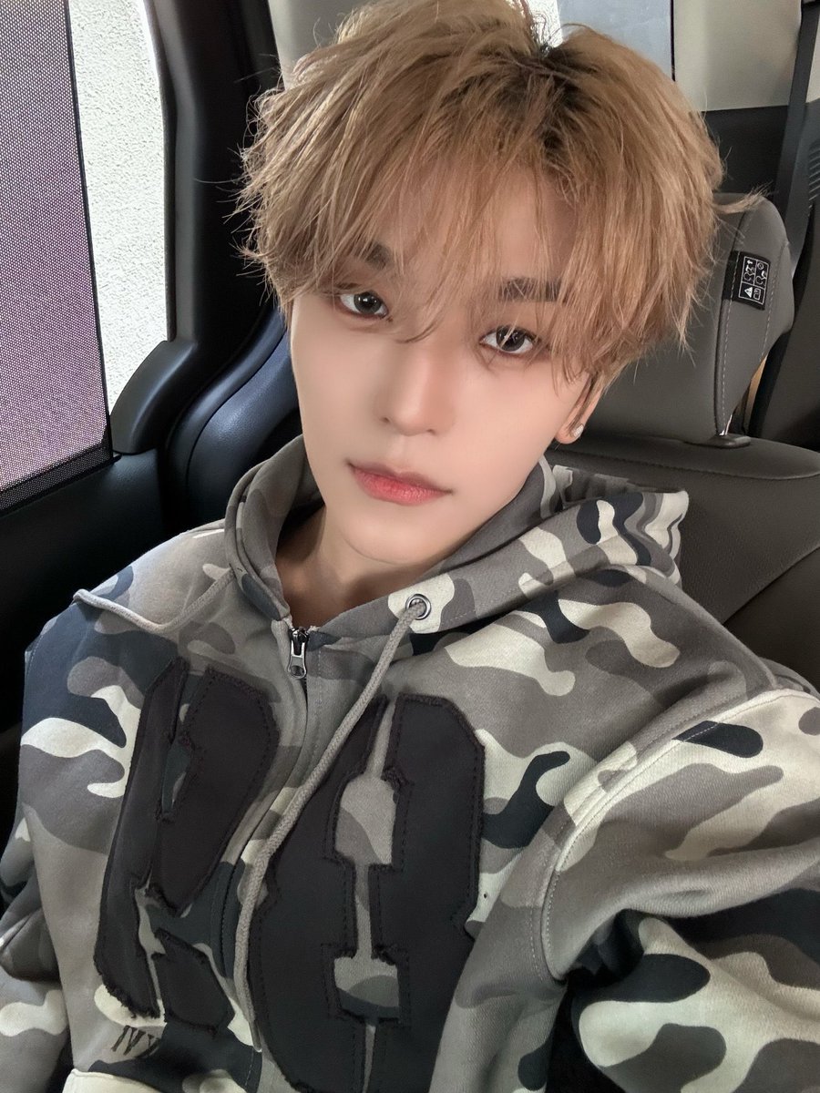 _xin1ong's tweet photo. ほんとうに常日頃から思ってるんだけどシンロンの粘膜ライナー教えて❓綺麗すぎて私も同じ色で描きたい https://t.co/05dlNW6GMV