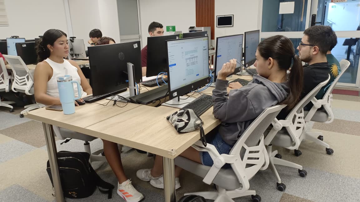 UscoFaceconomia's tweet photo. 📊 Estudiantes de Economía USCO participaron en el Simulacro Nacional Saber Pro 2026-1 (AFADECO).

La jornada fortaleció sus competencias en análisis económico y preparación para las pruebas de Estado.

🏆 Los mejores puntajes podrán obtener la Tarjeta Profesional sin costo. https://t.co/AfXUC3kYJ0