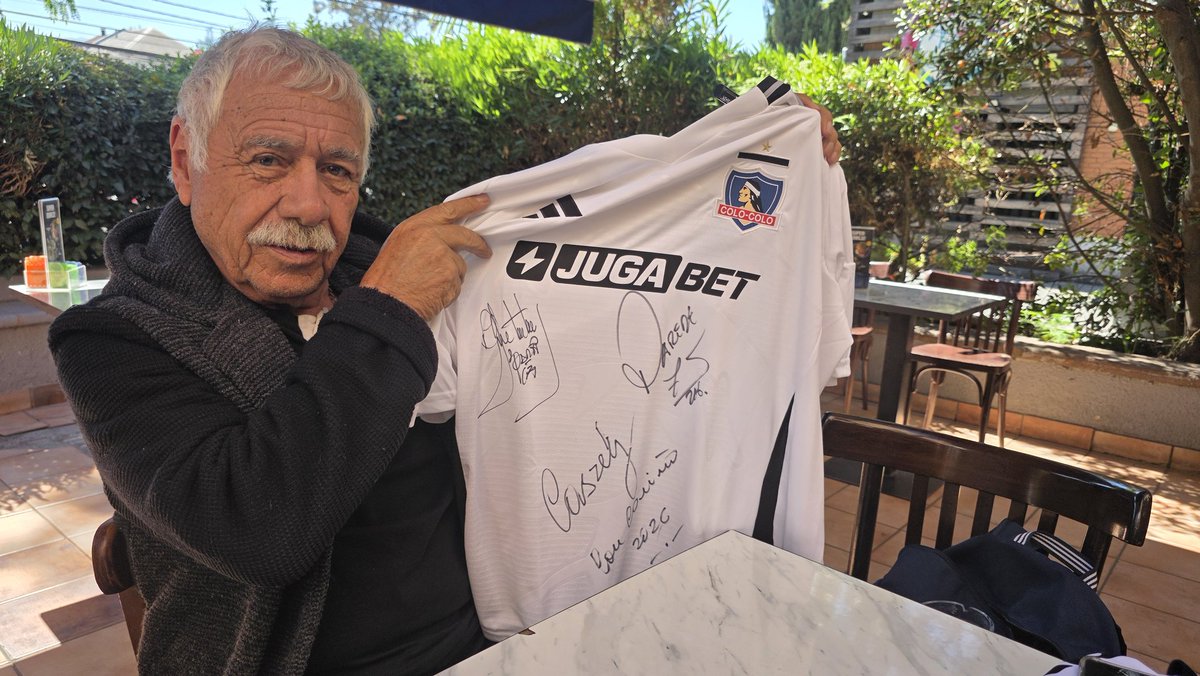 RutaDelHinchaCC's tweet photo. Tenemos el apoyo y la confianza de Marcelo Barticciotto, Esteban Paredes y de don Carlos Humberto Caszely.
Ahora apoyenos usted!
Sólo $1.000 cada número de rifa para ir en ayuda de los más necesitados. 
#RifaAniversario https://t.co/W0XLeVtC9J