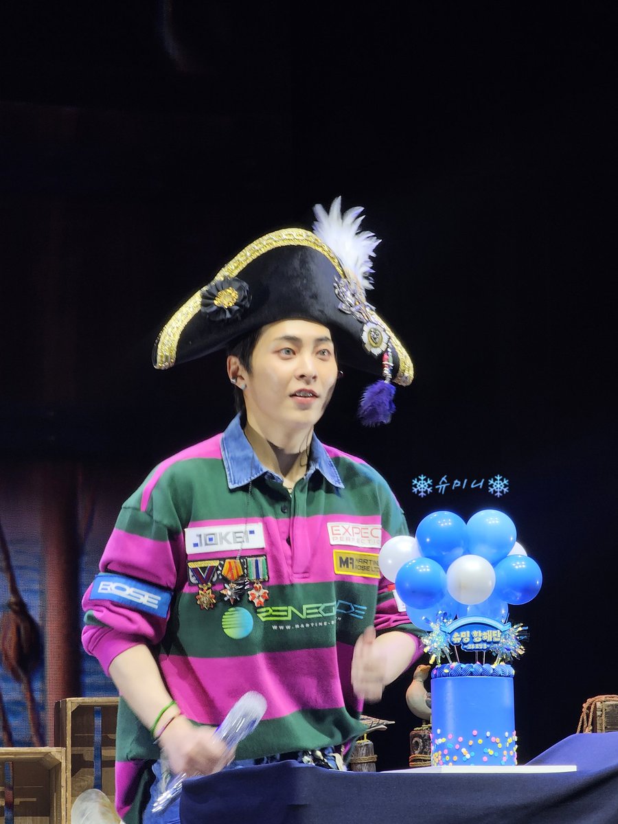 ❄슈미니❄️ tweet media