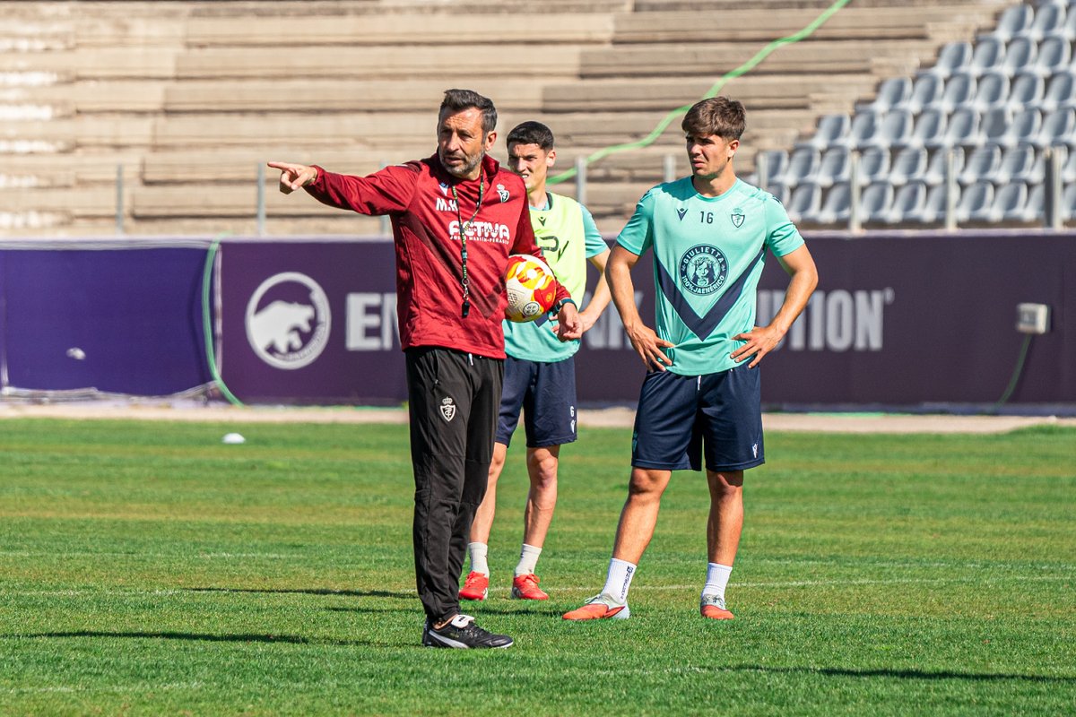 RealJaenCF's tweet image. ⚽️💪 El equipo no se detiene: trabajo, esfuerzo y mirada puesta en el próximo reto

#RealjaénCF2526 #Entrenamiento
