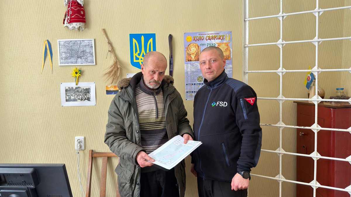 fsd__ch's tweet image. 🌾 In Chernihiv Oblast, #Ukraine, two communities can #safely return to their land.

FSD teams cleared 750,000 m² of #farmland and a 4,000 m² forest strip. Now officially declared free of landmine and UXO contamination, residents can farm again and begin #rebuilding their lives.