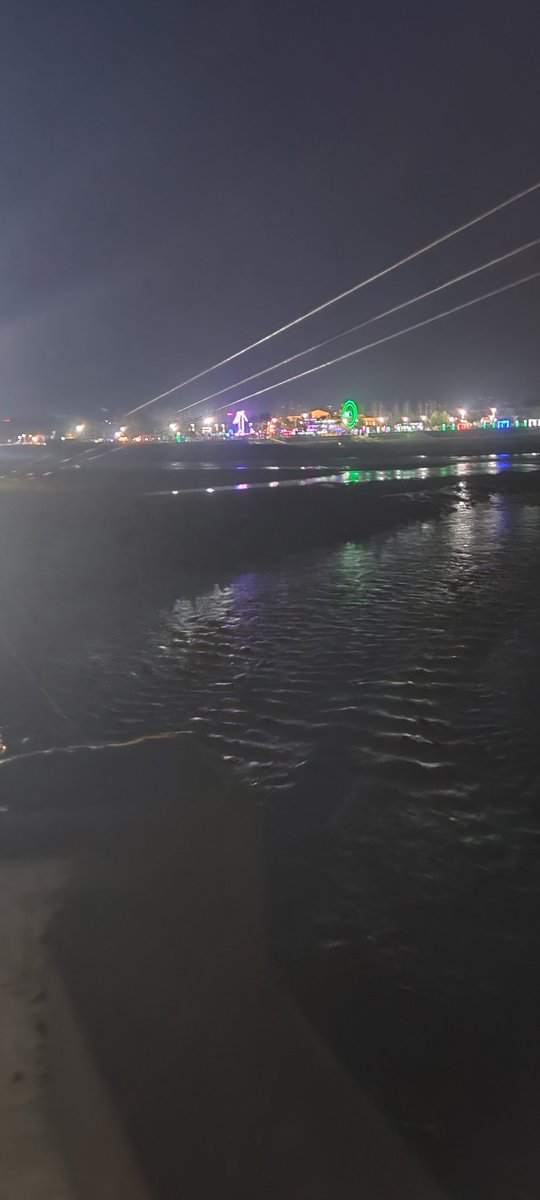 IrfanYusafxai's tweet photo. خوله به درکړم خو ته داسې يې خاطره
سمدستي به راته وايې چې نن شپه کړه
Night vibes by the river 🌃💧— colorful lights dancing on the water, turning the waterfront into a magical glow. #NightView #RiverLights #EveningCharm ✨ https://t.co/Rslqmi91kN