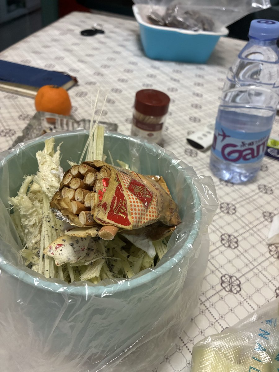 交易何 tweet media