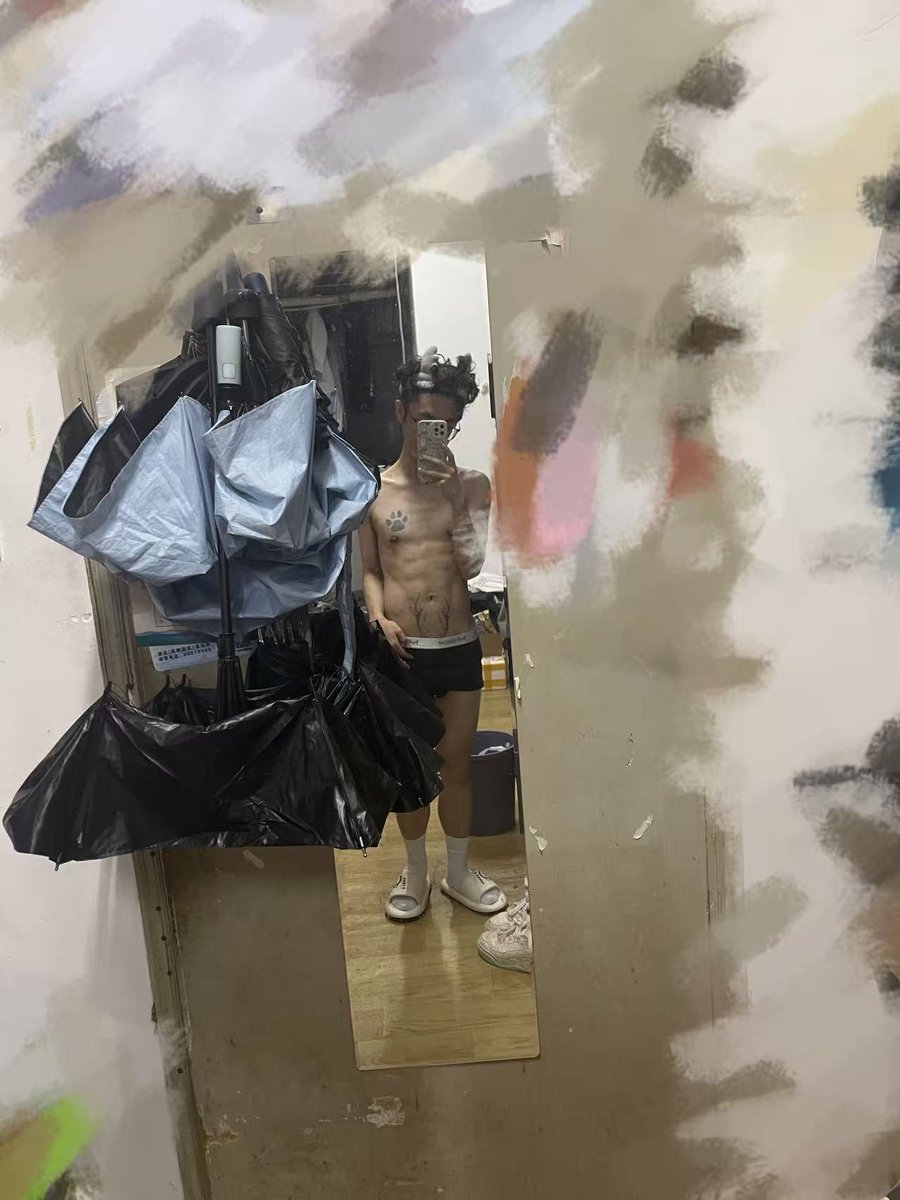 小郑想熬夜 tweet media