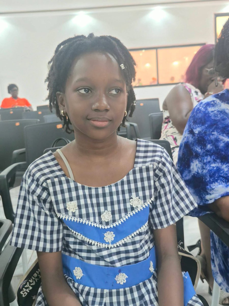 Le Media 100Filtre tweet media