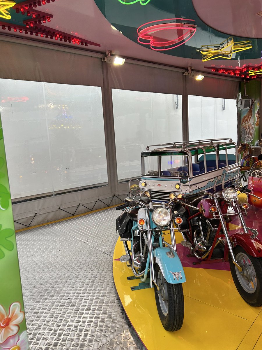 De straatloper van Hormuz 😁 tweet media