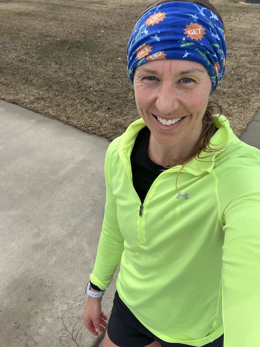 LindsayIRL's tweet image. Runners: Up at 4 am. Eat, hydrate,  bathroom. Start in the dark. Dodge morning traffic. Maybe it rains unexpectedly (it did). Some chafing midway thru.

Also runners: Great way to start the day!

#marathontraining #running #workout #wellness #fitness #healthyhabits #gratitude