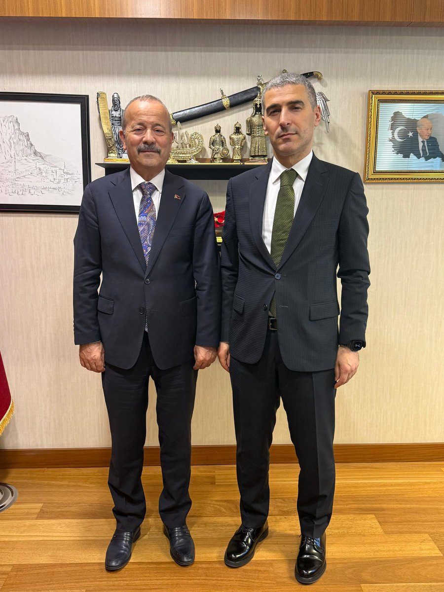 MehmetTaytakMHP's tweet photo. 📍TBMM

Afyonkarahisar Valimiz Dr. Naci Aktaş’ı Türkiye Büyük Millet Meclisi çatısı altında ağırlamaktan memnuniyet duyduk.

Şehrimizin gelişimi adına yürütülen çalışmalar ve hayata geçirilmesi planlanan projeler üzerine kapsamlı bir değerlendirmede bulunduğumuz kıymetli Valimize nazik ziyaretleri için teşekkür ediyor, Afyonkarahisar’ımıza yapacağı hizmetlerinde muvaffakiyetler diliyorum.

@aktasnaci