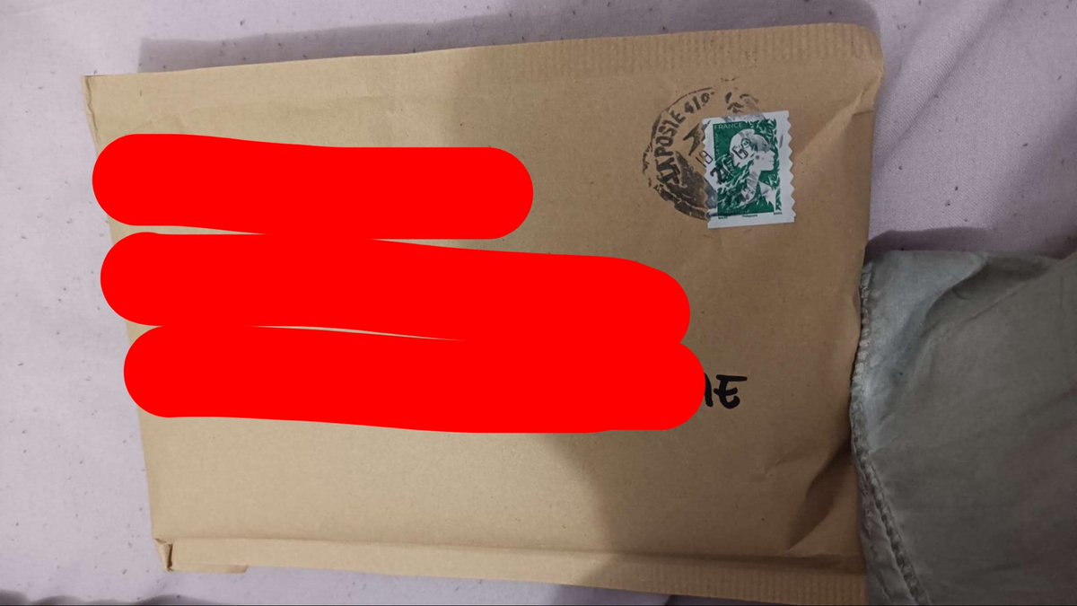 cruellablack75's tweet photo. Mon babtou jambon beurre à reçu un colis surprise poubelle de ma part, je vous laisse imaginer ce qu'il y a dedans. Indice: soigneusement emballé dans du papier bulle.

Femdom subby moneyslave paypig sub soumis fetich findom bnwo domina whiteslave blackdom https://t.co/OFbPHW3GuJ