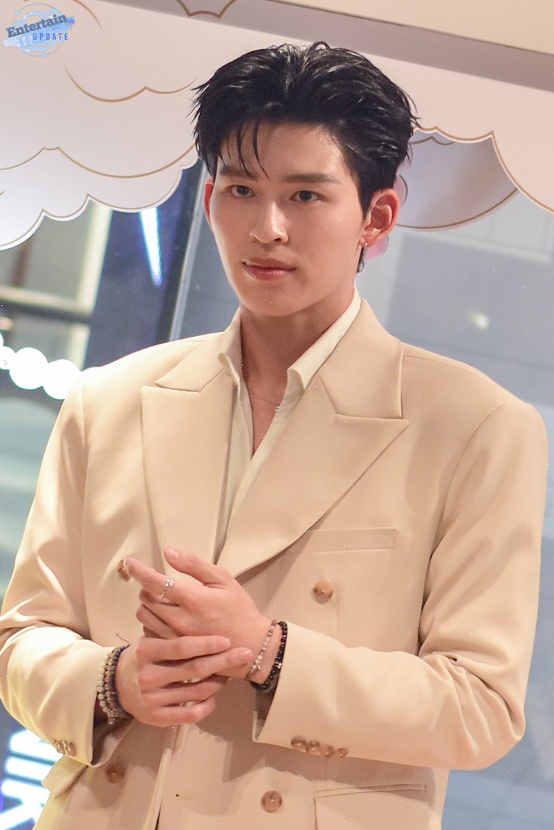 Entertain Update tweet media