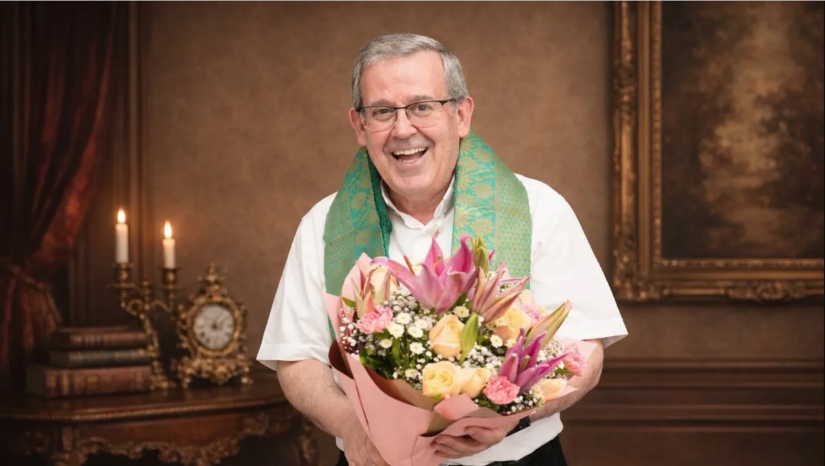 infoANS_ES's tweet photo. Enhorabuena, querido #RectorMayor, P. #FabioAttard

En el primer aniversario de su elección como Rector Mayor, presentamos este breve video homenaje que pone de relieve su liderazgo visionario y su presencia carismática. 

Mira el video en YouTube: https://t.co/2WBpOsN5aL https://t.co/Y9kFJohS50