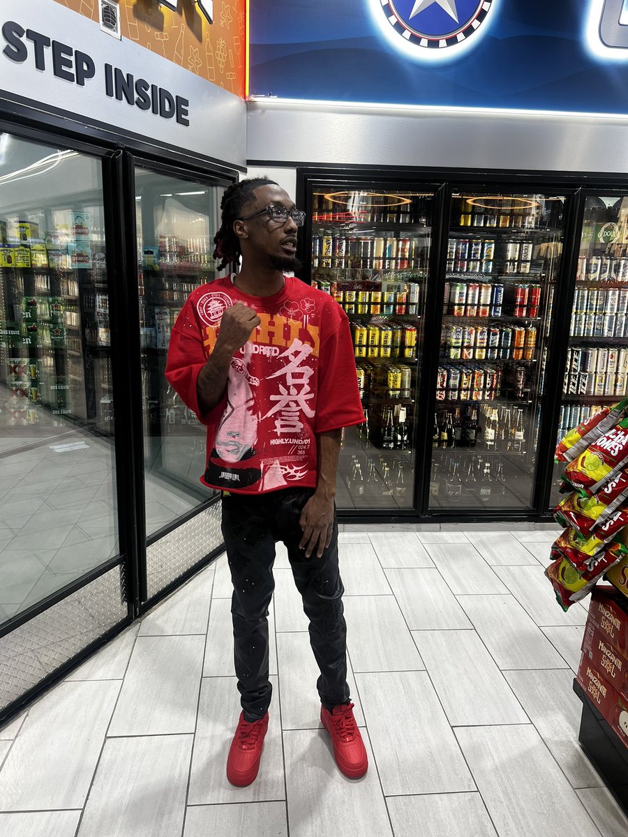 dee tweet media