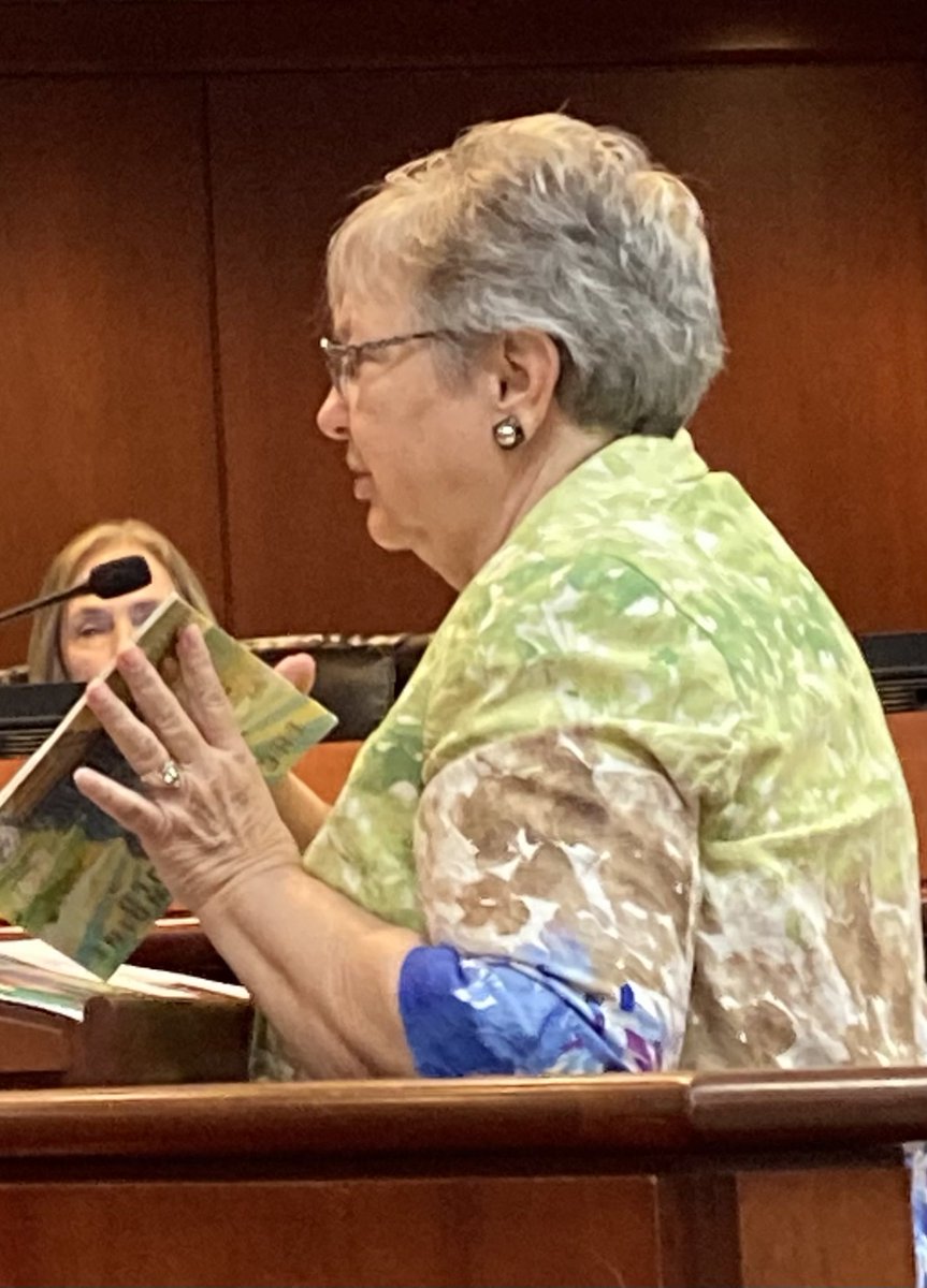 Style Magazine tweet media