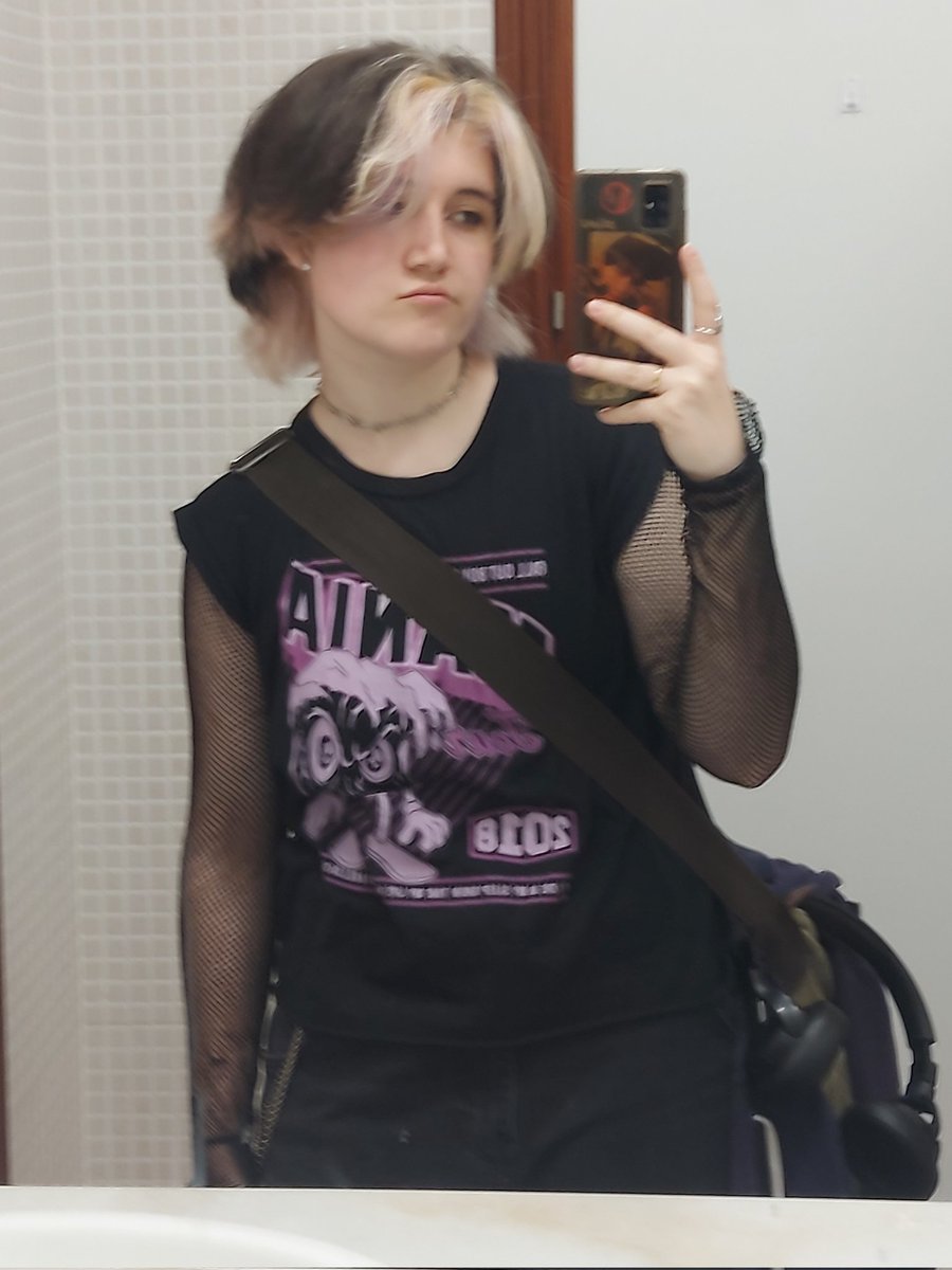 Junn is delulu✨️ ☾ #quietisviolent tweet media