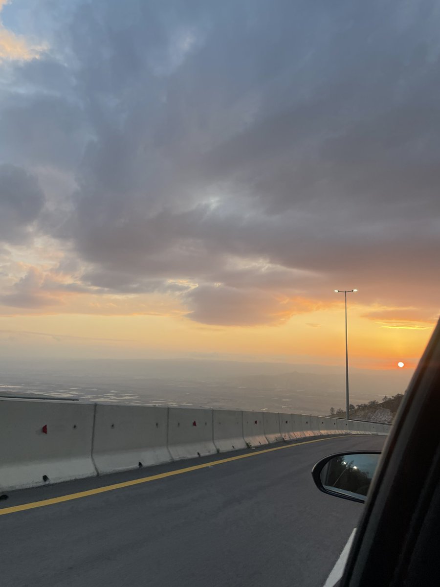 داريــن tweet media