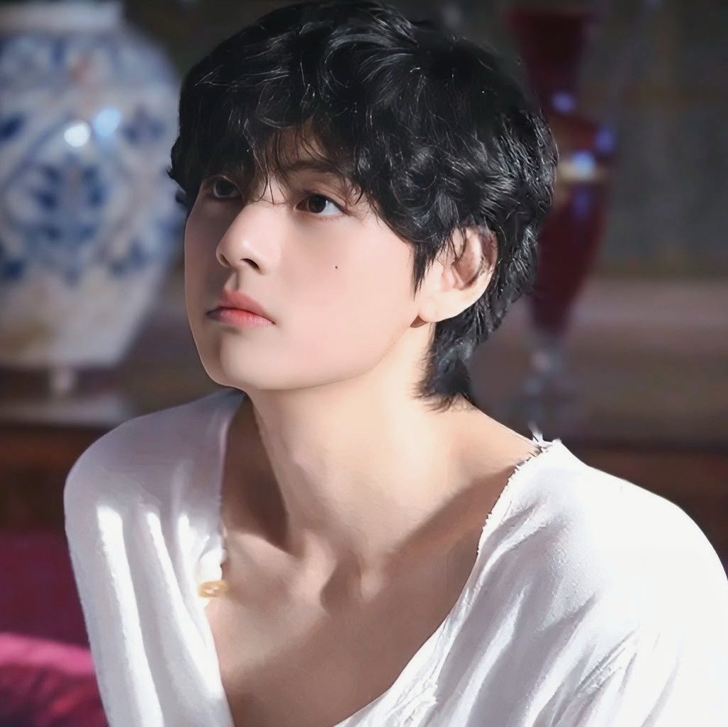 vioIau's tweet photo. Evanesce | #taekookau 

"I think you should be nicer to Taehyung." Jungkook turned to his brother, jaw already tight.

"I think you should mind your business, little brother." Jeongho smiled, unbothered. "I'll treat my husband however I want." https://t.co/3u1zCD9BjX
