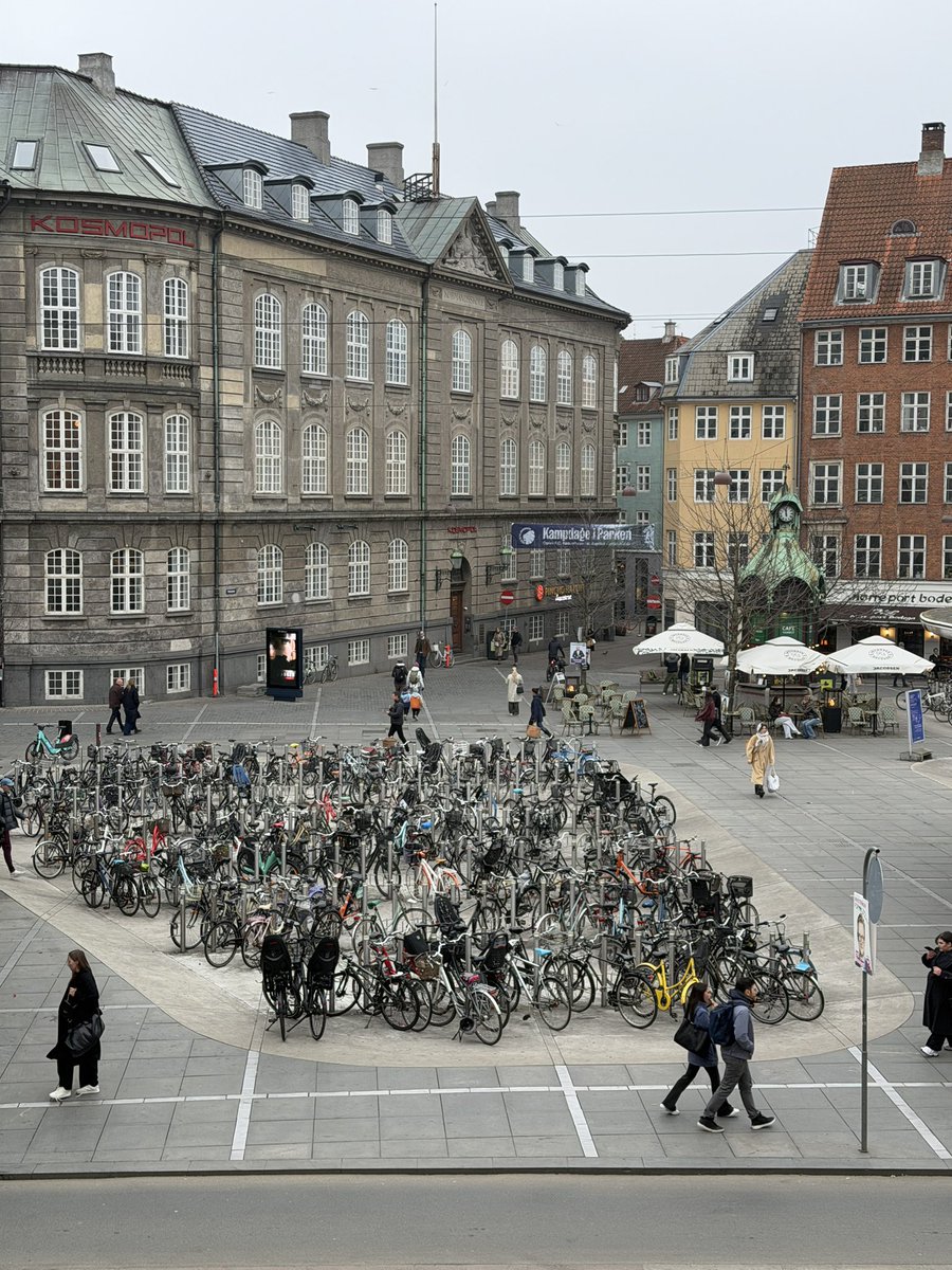 Nomadmum tweet media