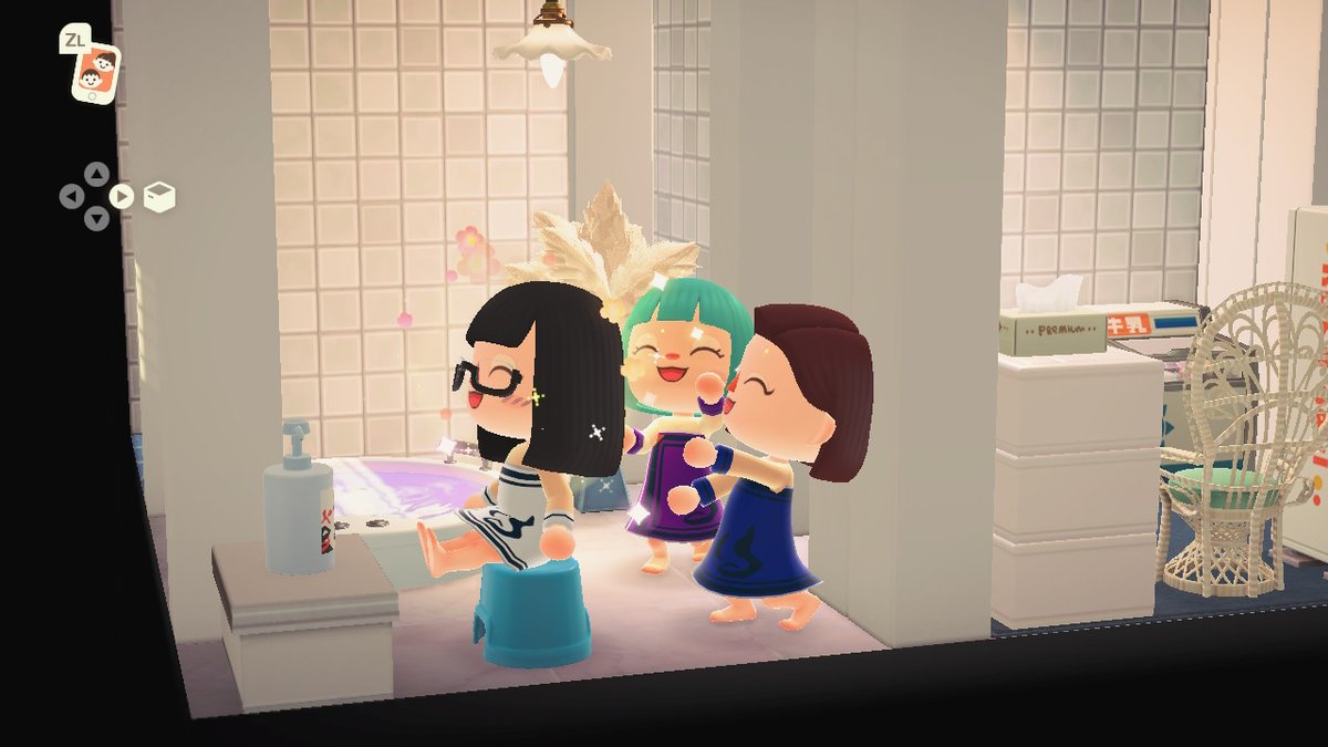 あつ森で友達と夢の島で遊びした！
私がいつも着てるマイデザインを着てもらって姉妹みたくなりました✨️
それぞれで少し違うのが特徴！
その後2階に作ったお風呂に入って背中を互いに洗い合いました♨️