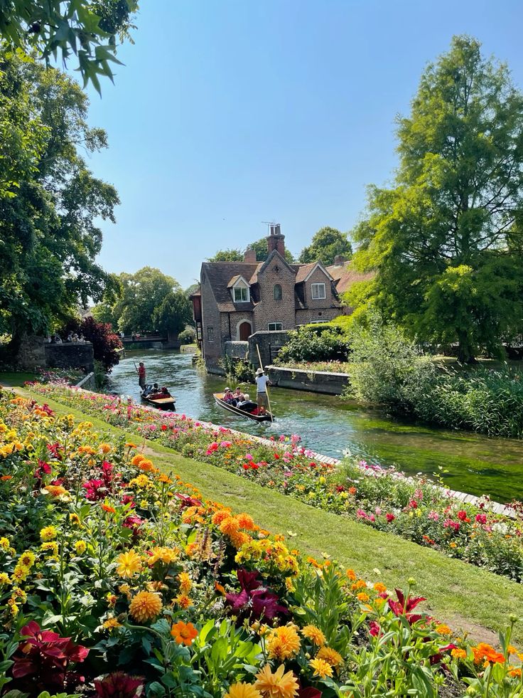 𝑺𝒆𝒓𝒆𝒏𝒍𝒚 tweet media