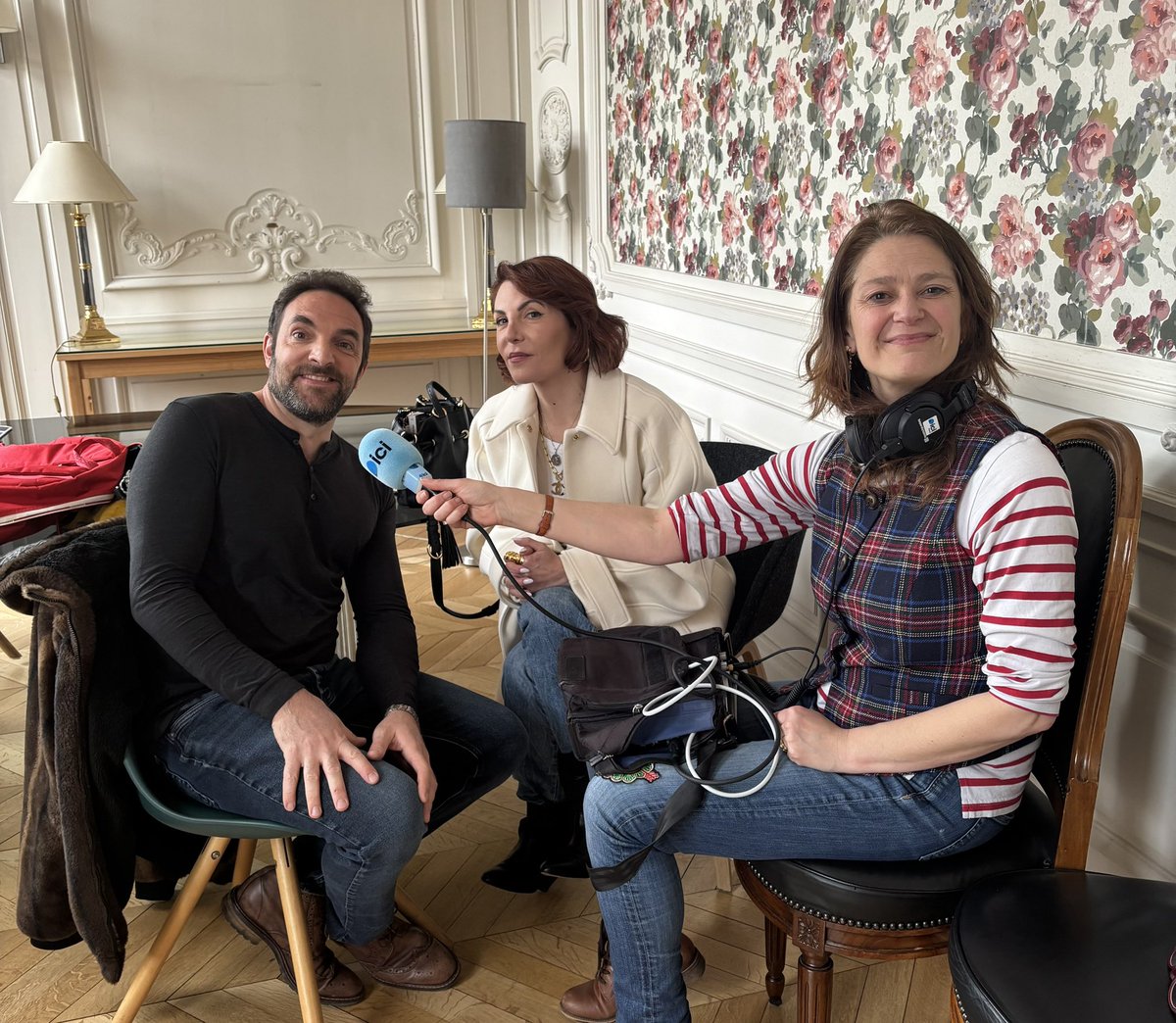 M6pro's tweet photo. Vos couples préférés #ScènesdeMénages 
En direct de @ici_nord 
Au festival de Séries Mania !

Merci @FestSeriesMania 
Avec @ElodiePoux #MajidBerhila et #AnneElisabethBlateau #DavidMora 

#SDM tous les soirs du lundi au vendredi à 20h35 sur @M6 https://t.co/bLVcQWeEy8