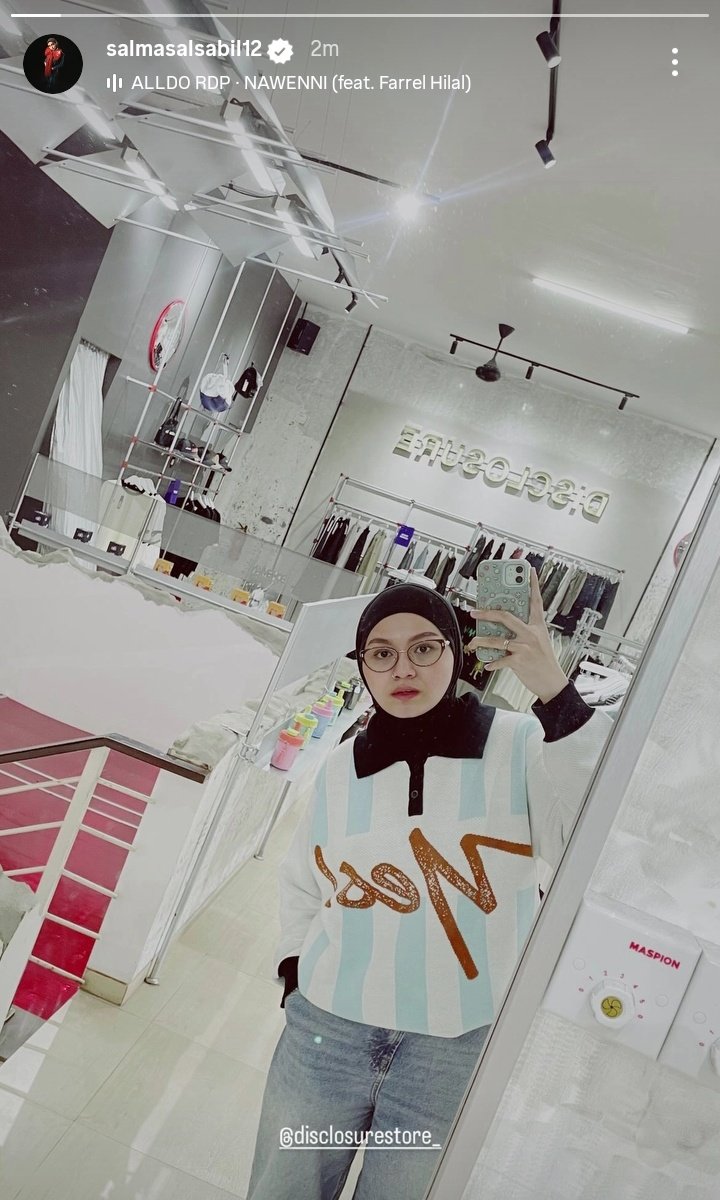 sarah disini☃️ tweet media