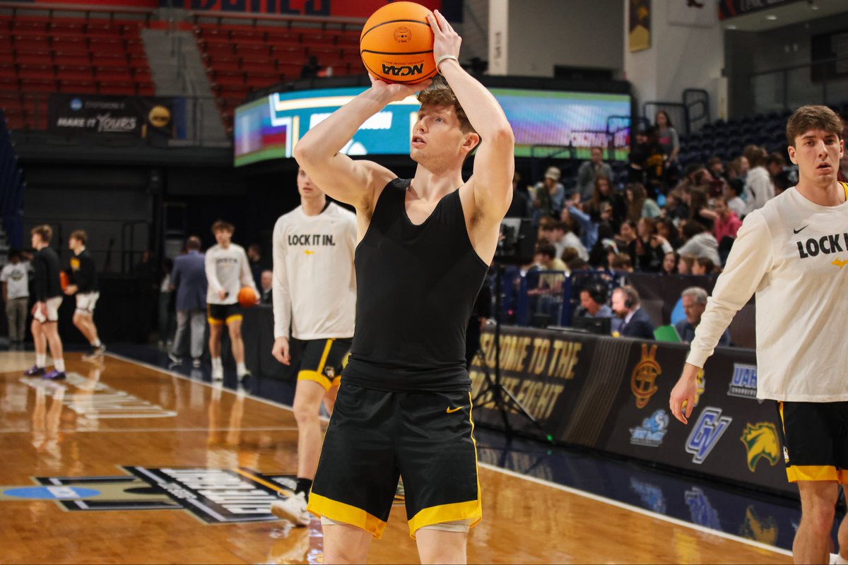 Michigan Tech MBB tweet media