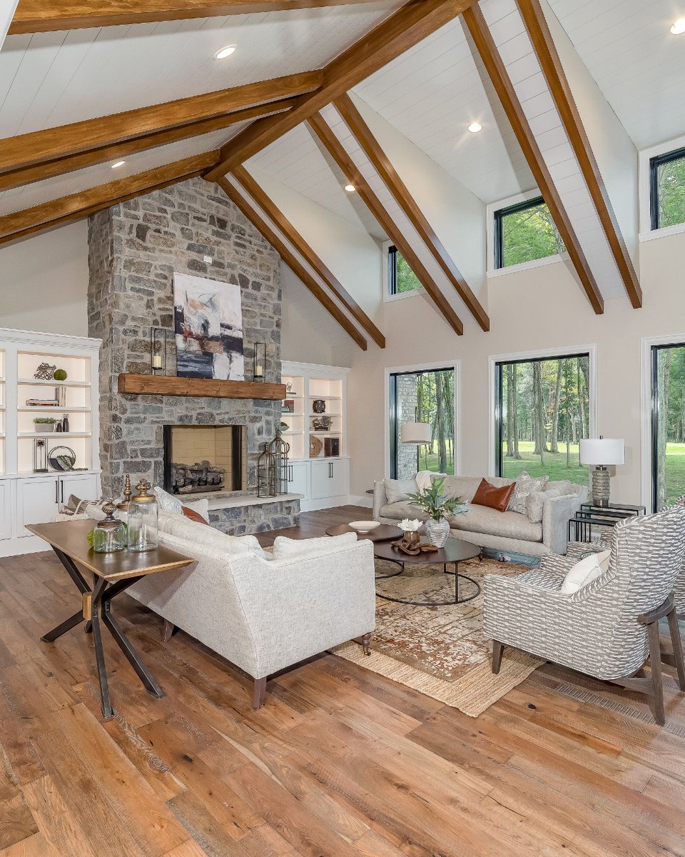 GradisonHomes's tweet image. Natural wood beams give a nice, rustic touch to any room. Adding depth and texture can take a ceiling to the next level! ⬆️🪵

See more inspiration at bit.ly/4rSs2gO 

#WoodBeams #CustomBuilt #GradisonDesignBuild