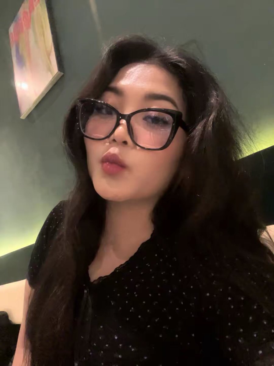 🦋🍑 tweet media