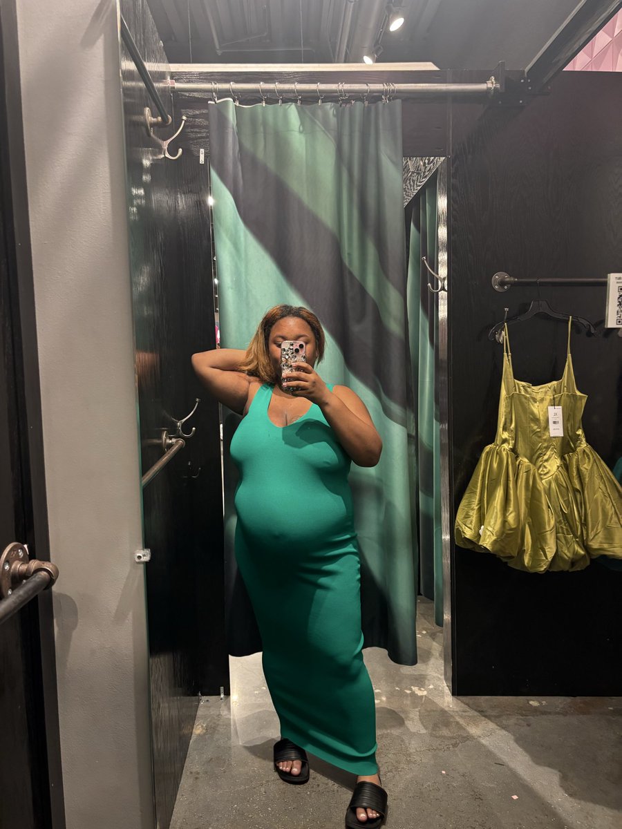 TheRealSueMoney's tweet photo. 5 more weeks and I get to meet my babygirl ! 💕💕💕 https://t.co/K9IVduyXLY