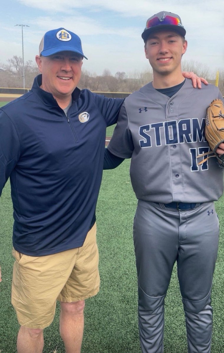 ESHS_Baseball's tweet photo. 1st Pitch Teacher Appreciation!

⁦@kaleb_petersOMA⁩ chose Mr. Hayes

⁦@aiden_muhs⁩ chose Mr. Kingston

Thank you for everything you do for our students! 

#ALLIN⚡️

@ElkhornPS_ESHS https://t.co/foucZOxI25