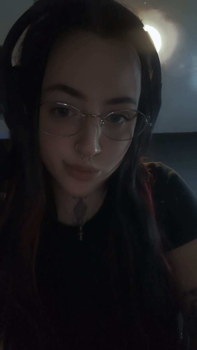 ⋆。°✩symer✩°。⋆ tweet media