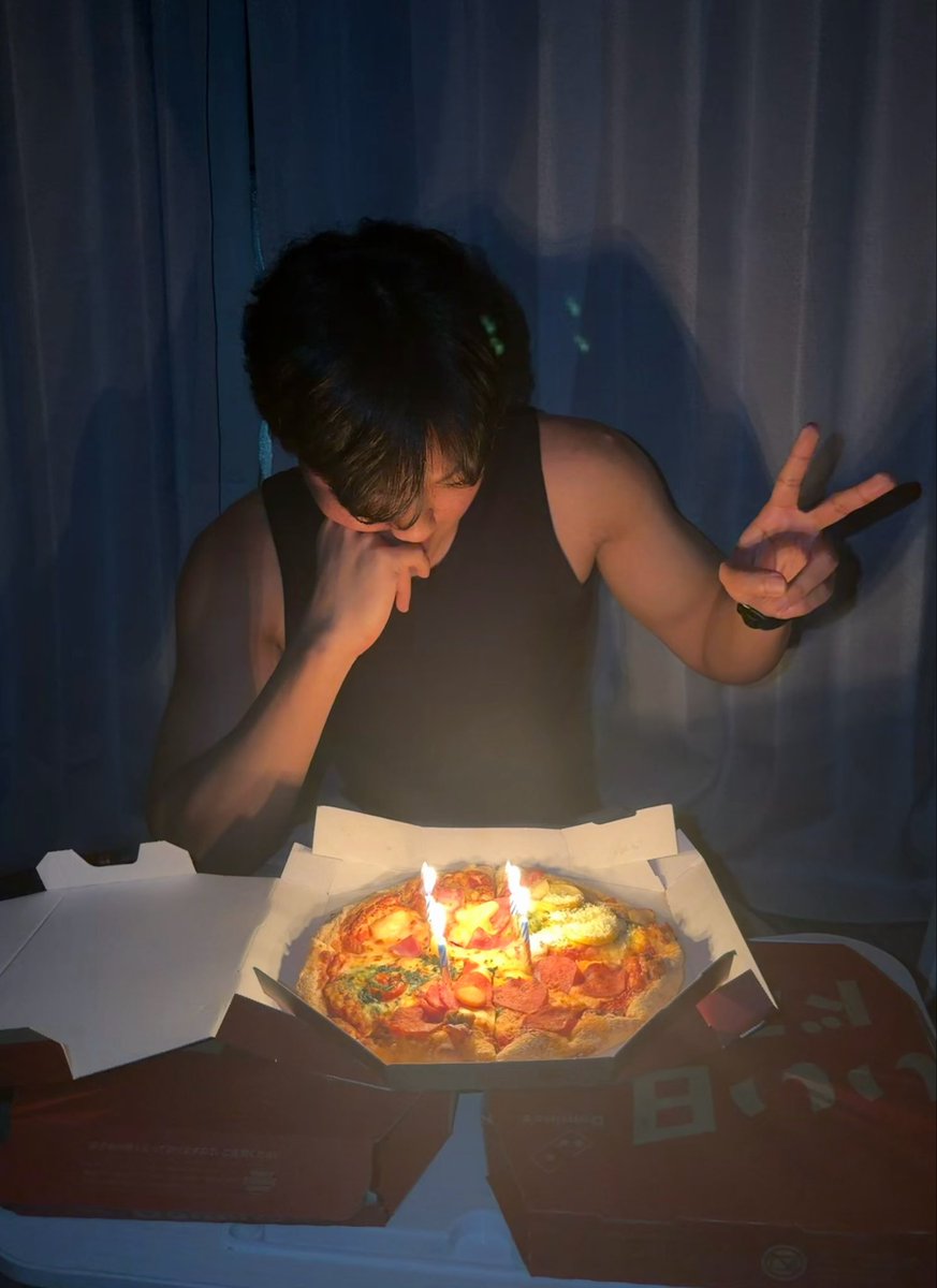 tskibdkn25's tweet photo. 今日は私の誕生日です！ https://t.co/haVVGUL6gI