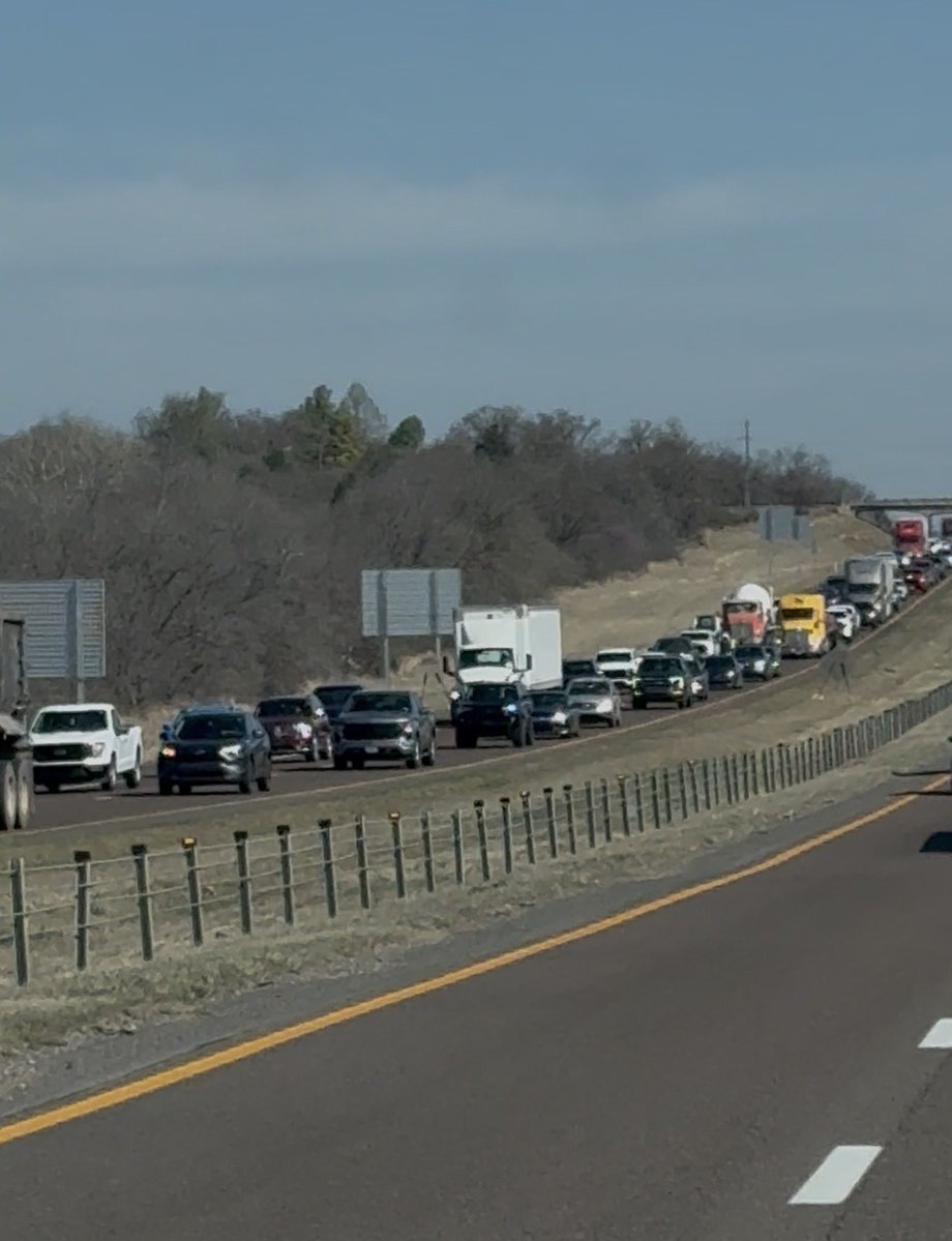 Laurie M. tweet media