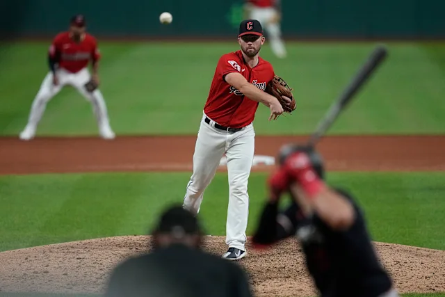 meg 🦔❤️💙⚾️ tweet media