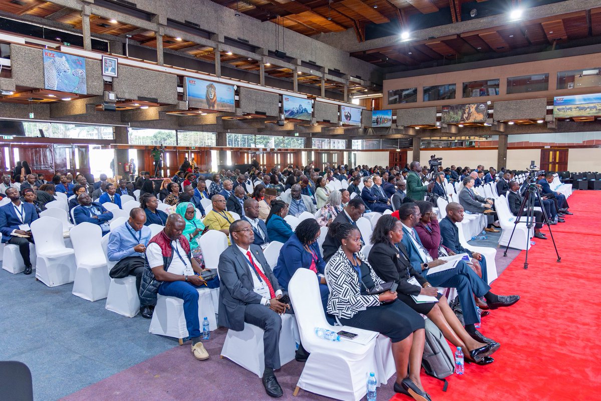 knrakenya's tweet photo. Kenya would pursue legislation focused on safety, including reviewing the institutional placement of the Kenya Nuclear Regulatory Authority (KNRA), which is currently domiciled in the Health ministry.
The President was received by Energy CS Opiyo Wandayi, PS Alex Wachira, https://t.co/JZkkIIL3fA