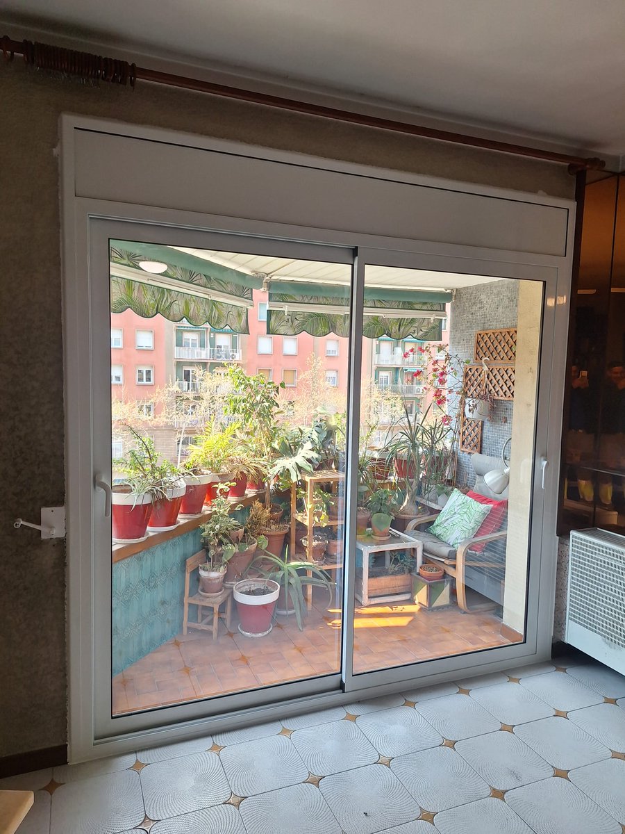 AluminioPonsico's tweet photo. Balconera corredera de dos hojas con vidrio climalit 4 – 12 gas argón – 4+4 silence sgg planitherm 4s de la serie Silver 76 RPT Minimalista
https://t.co/dToH4YHpvt https://t.co/kiIHnXgmwr