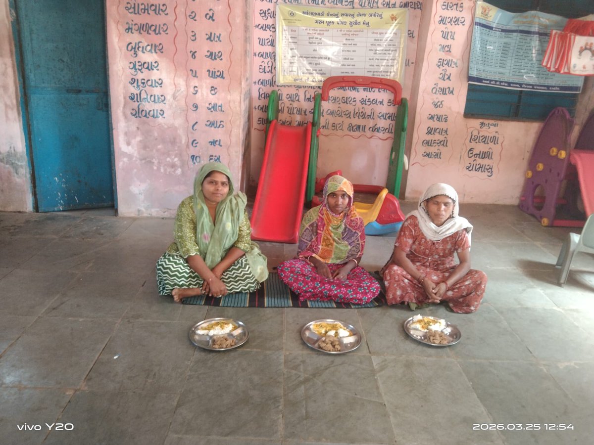 આઇસીડીએસ દાહોદ અંતર્ગત ધાનપુર ઘટક 2 ના આંગણવાડી કેન્દ્રમાં માતાઓને પોષણસુધાનુ ભોજન આપવામાં આવ્યું.
#preschool
<a href="/DahodPo/">District ICDS,Office Dahod</a>
<a href="/DahodDdo/">DDO Dahod</a> 
<a href="/CollectorDahod/">Collector Dahod</a>
<a href="/WCDGujarat/">Women & Child Development, Govt of Gujarat</a> 
<a href="/MinistryWCD/">Ministry of WCD</a> 
<a href="/manisha_vakil/">Dr. Manisha Vakil</a>
@cmogujarat