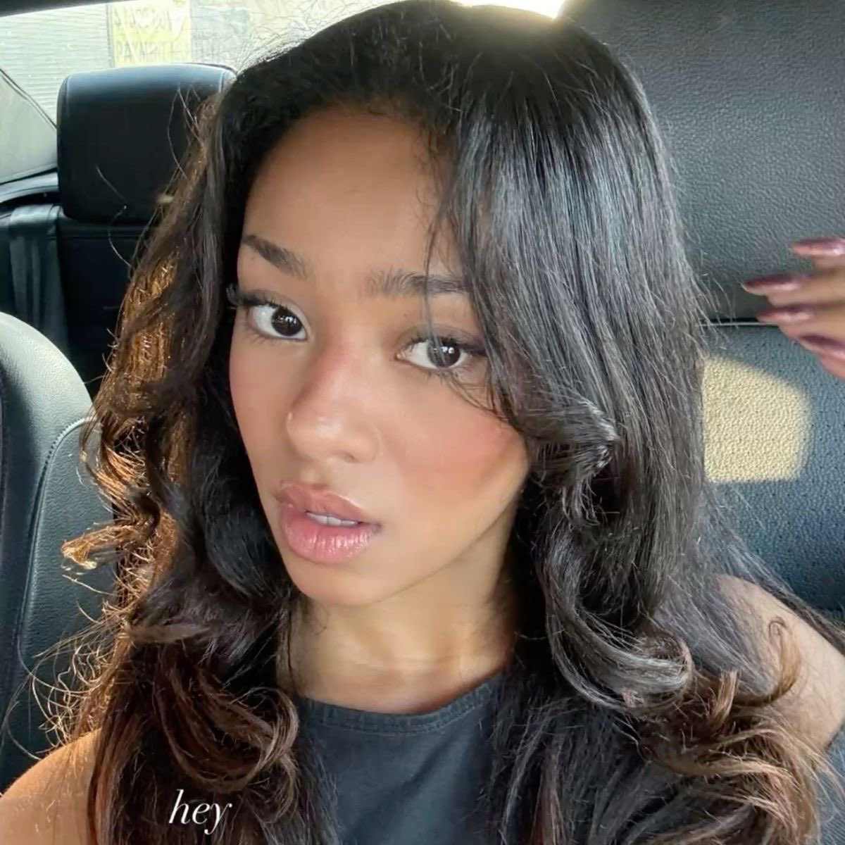 lunna au marz tweet media