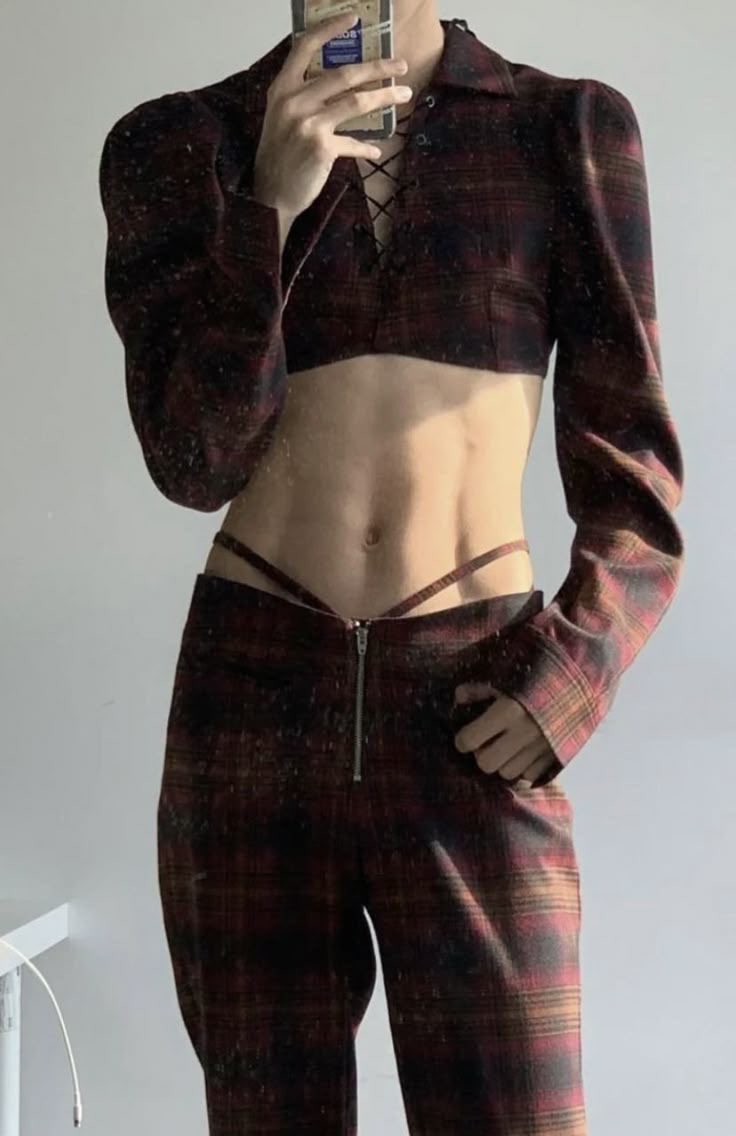 штониновна жукиня на штанине ⛓️💥 tweet media