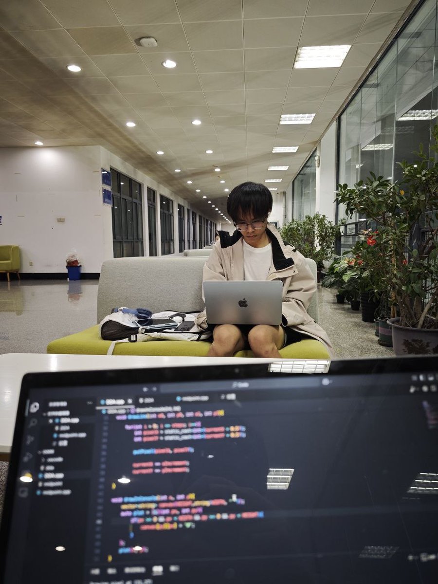 Lain_玲音 tweet media