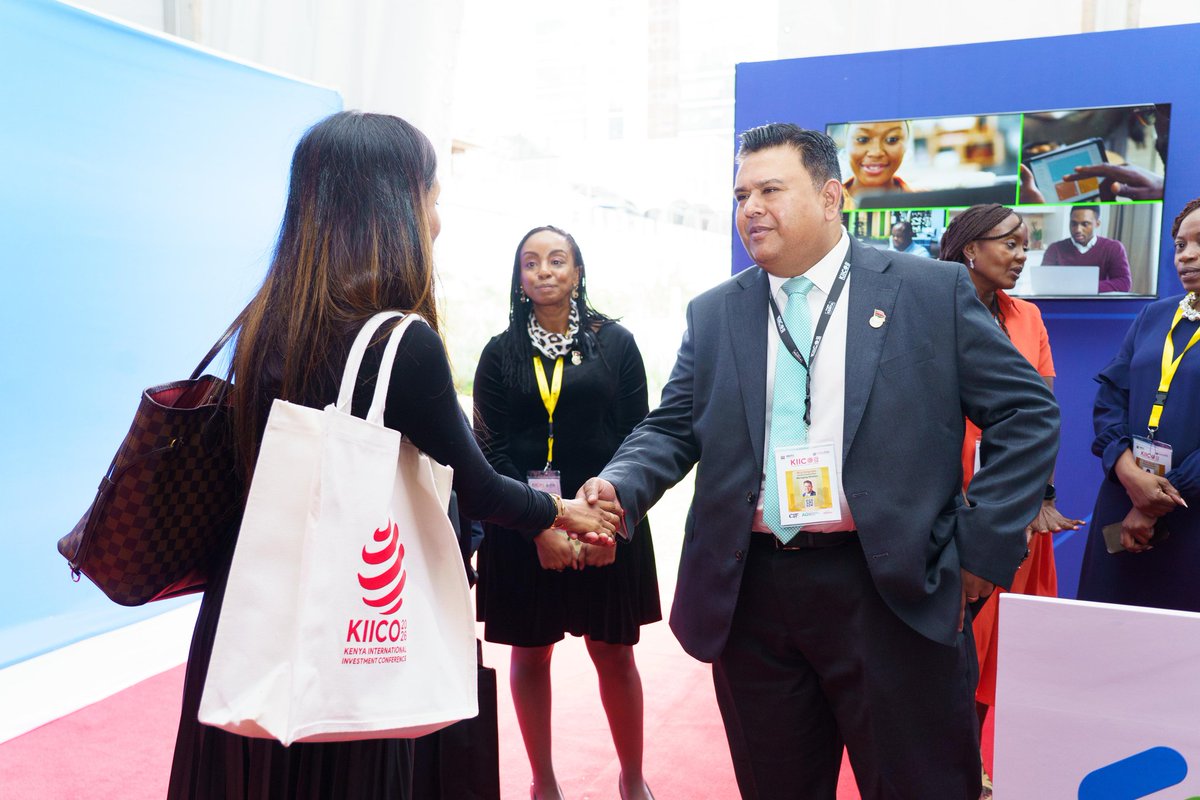 Standard Chartered tweet media