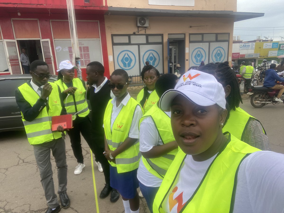 RoseBatunga91's tweet image. Empowering girls, securing futures
@kashakagirlsss  joins the celebration at Annual Insurance Week organised @IraUganda 
We're proud to have you with us
#DribingInsuranceGrowth 
#BeInsured 
#InsuranceWeek 
#KashakaGirls