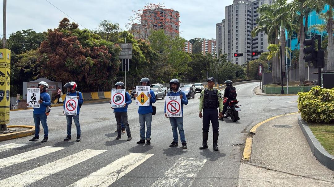 Alcaldía El Hatillo tweet media