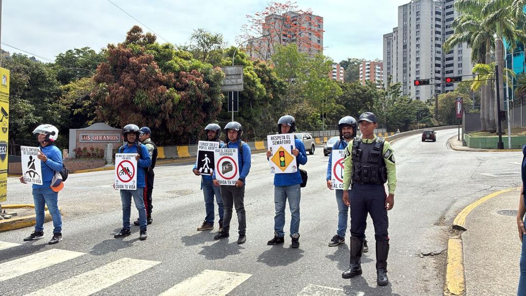 Alcaldía El Hatillo tweet media